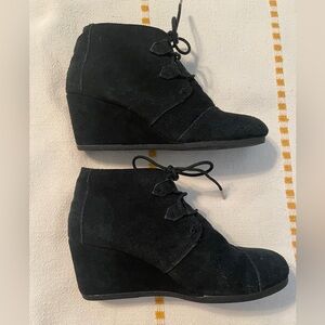 Toms Black Suede Lace-Up Wedge Ankle Boots